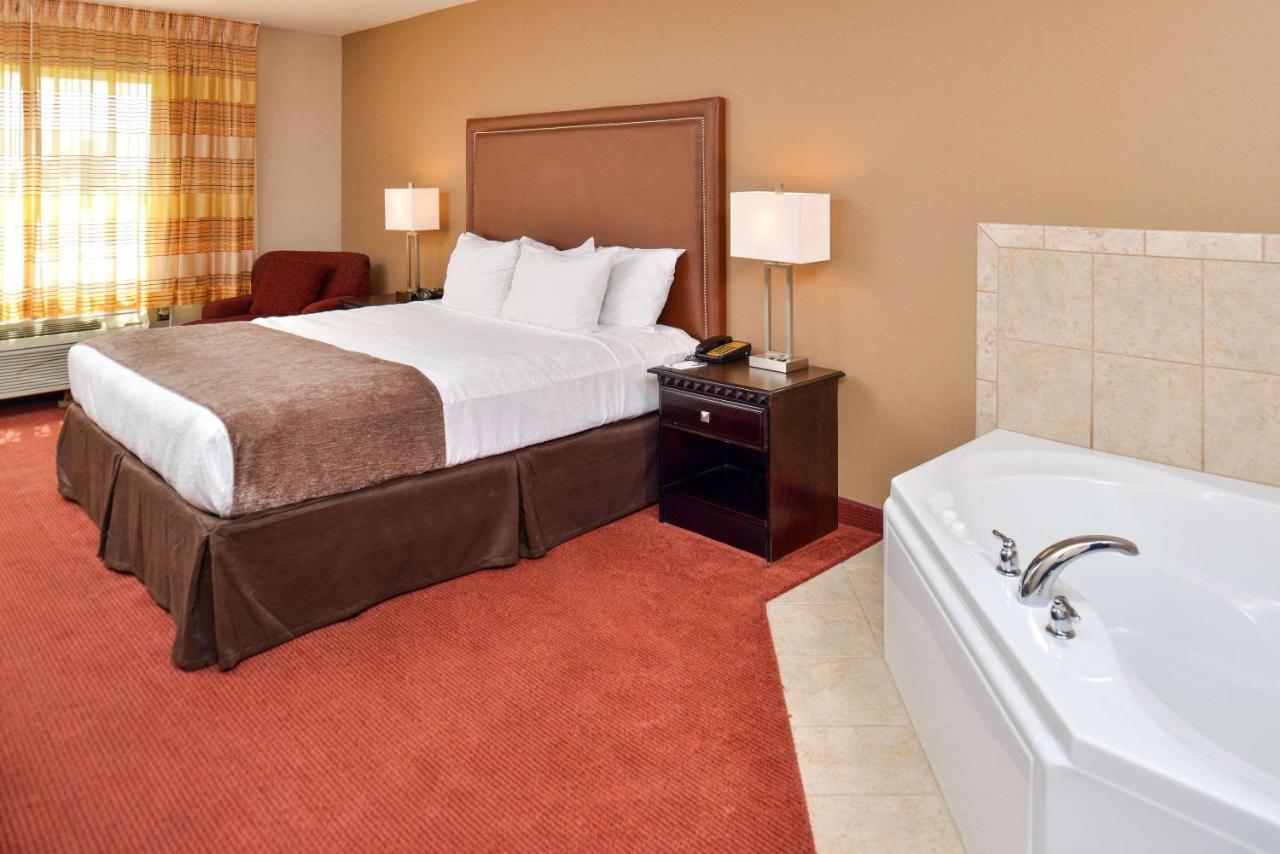 Hotel Vue, Ascend Hotel Collection Natchez Bagian luar foto