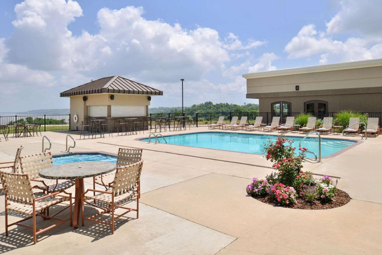 Hotel Vue, Ascend Hotel Collection Natchez Bagian luar foto